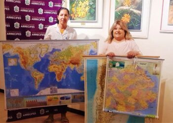 Entrega de mapas a la Escuela 7
