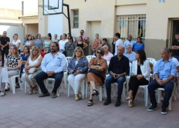 Autoridades acompañaron el inicio de clases en la Escuela 2