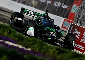 Complicada clasificación para Canapino en Long Beach