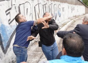 Golpearon al ministro Berni por el crimen del colectivero