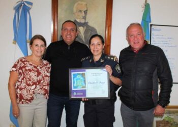 Merecidísimo reconocimiento de Olaeta a la comisario Claudio Araya