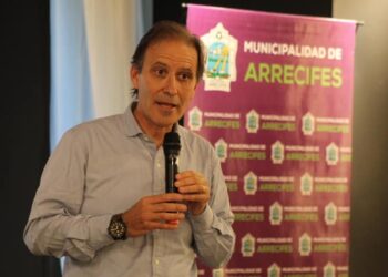 Charla sobre educación en el Centro Cultural