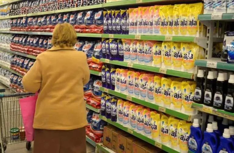 La AFIP duplicó el reintegro por compras con débito para jubilados