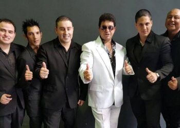 Encuentro de artesanos con el show de Los Charros