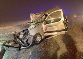 Dos muertos en un violento choque en la autopista 8