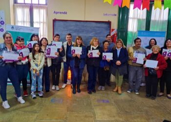 Entregaron los certificados de cursos de computación