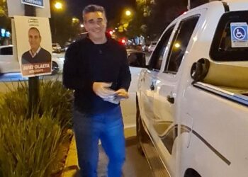 Iguacel repartió boletas de Bouvier en la calle