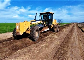 Trabajos en caminos rurales de Paraje San Francisco