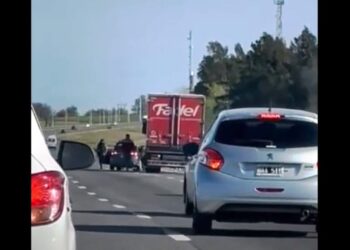 VIDEO. Un desastre: robo en autopista a plena luz del día