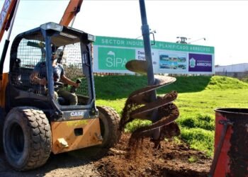 Colocarán nuevas luces en ruta 8 sobre el Parque Industrial