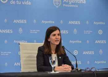 Desde el lunes, los trabajadores podrán tramitar créditos en la web de ANSES