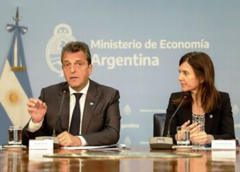 Massa y Raverta anunciaron un refuerzo para trabajadores informales