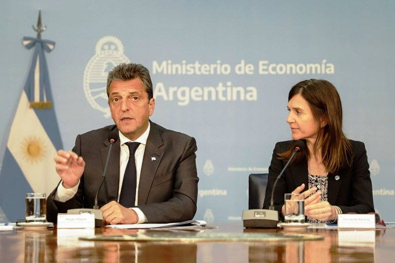 Massa y Raverta anunciaron un refuerzo para trabajadores informales