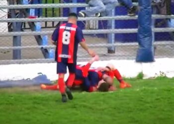 Obras ganó el clásico y Villa, sin jugar, es el primer clasificado a los playoffs