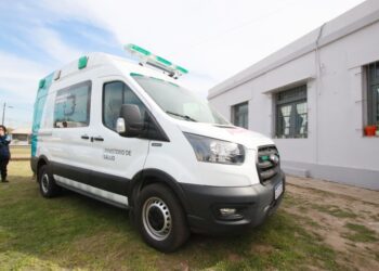 El ministro de Salud viene en ambulancia
