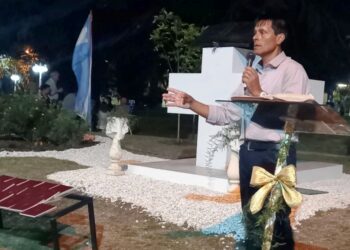 Inauguraron el Monumento a la Biblia en Plaza Mitre