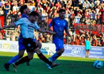 Douglas quedó a un paso de la vuelta a la B Nacional