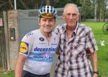 Particular cruce entre Marcos Di Palma y Traverso