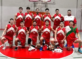 Básquet: Comu y Sirio, que dio el golpe, picaron en punta rumbo a la final