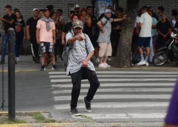 VIDEO. Militantes kirchneristas agredieron a seguidores de Milei en un acto en Ezeiza