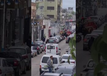 Incendio de un auto en el centro de Arrecifes