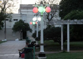 Luces de Navidad en Plaza Mitre