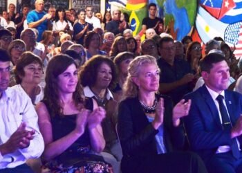 Emotiva Gala de Asunción del intendente Bouvier