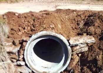 Reparación de caminos rurales y alcantarillas en el partido de Salto