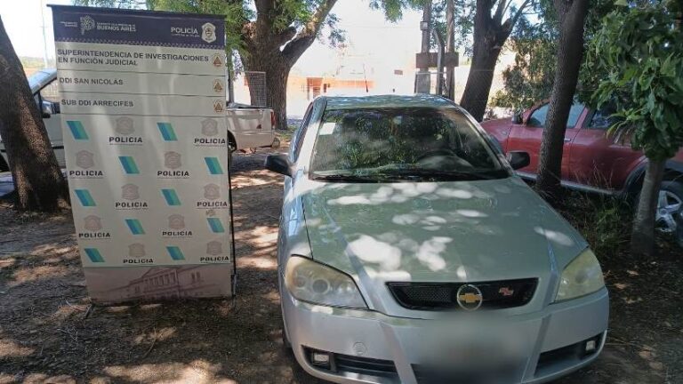 Dos detenidos cuando intentaban estafar en un comercio