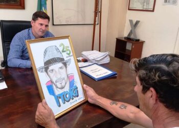 “Por tu carrera, tu humildad y tu solidaridad”: el intendente Bouvier distinguió a Itoki