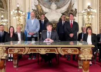 La Justicia suspendió la reforma laboral incluida en el DNU de Milei