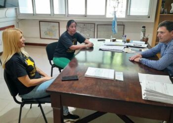 Bouvier se reunió con representantes del grupo Estrellas Amarillas