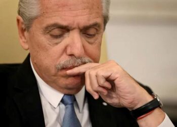VIDEO. Imputaron a Alberto Fernández por corrupción y le echó la culpa a su secretaria