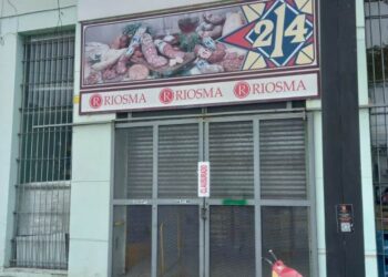 Clausuran supermercado en Avenida Merlassino