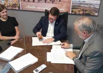 Una realidad: Arrecifes firmó el convenio con la UNSADA
