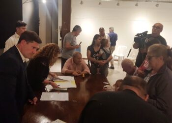 Firma de escrituras: 77 nuevas familias arrecifeñas ya son propietarias de sus casas