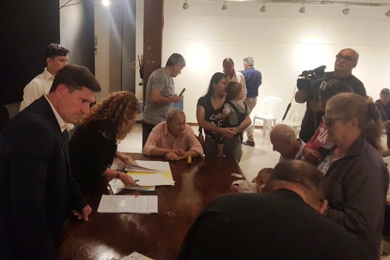 Firma de escrituras: 77 nuevas familias arrecifeñas ya son propietarias de sus casas