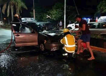 Relato en primera persona del incendio del auto en la calle