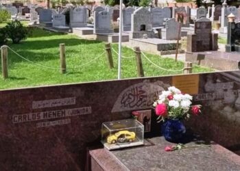 Profanaron las tumbas de Carlos Menem y su hijo en el Cementerio Islámico
