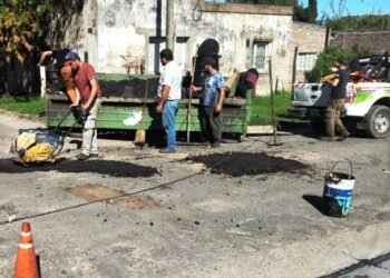 Reiniciaron los bacheos en las calles más críticas de Arrecifes