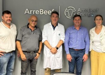 El intendente Bouvier visitó la planta de Arrebeef en Pérez Millán