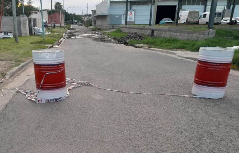 Calle cortada por reparaciones