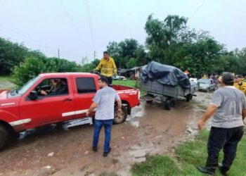 Ya son más de cien los evacuados en Arrecifes y las rutas están cortadas