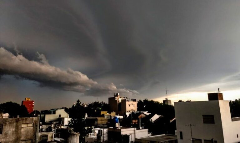 Atención: se mantiene el alerta naranja por tormentas en Arrecifes