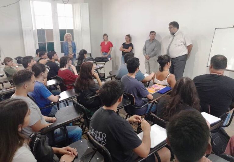 Al cumplirse tres meses de gestión de Bouvier, la UNSAdA ya comenzó a dictar clases en Arrecifes