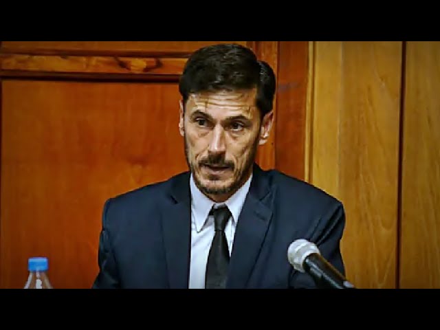 Indignación por intendente que no sabe leer