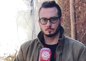 VIDEOS. Crónica TV despidió al movilero que se quejó al aire que cobraba poco y que estaba en negro