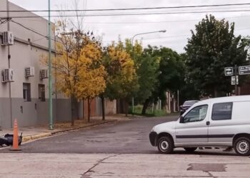 Un joven en grave estado por otro accidente entre un auto y una moto