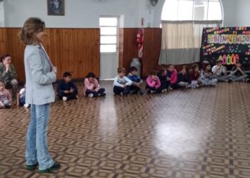 Charla sobre nutrición en la escuela de Viña