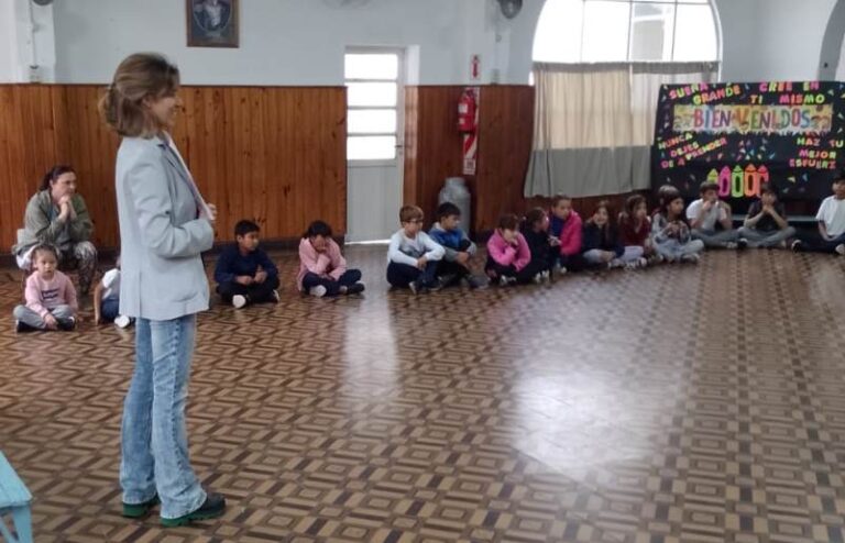 Charla sobre nutrición en la escuela de Viña